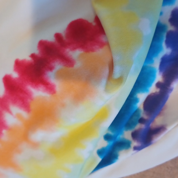 Fabletics Power Hold Beautiful Creamy White Limited Edition Set - Picture 16 of 16